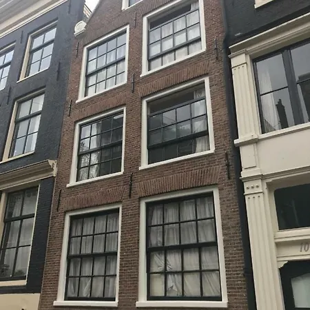 Panzió Dam Square