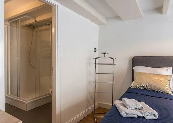 Dam Square Frühstückspension 3*