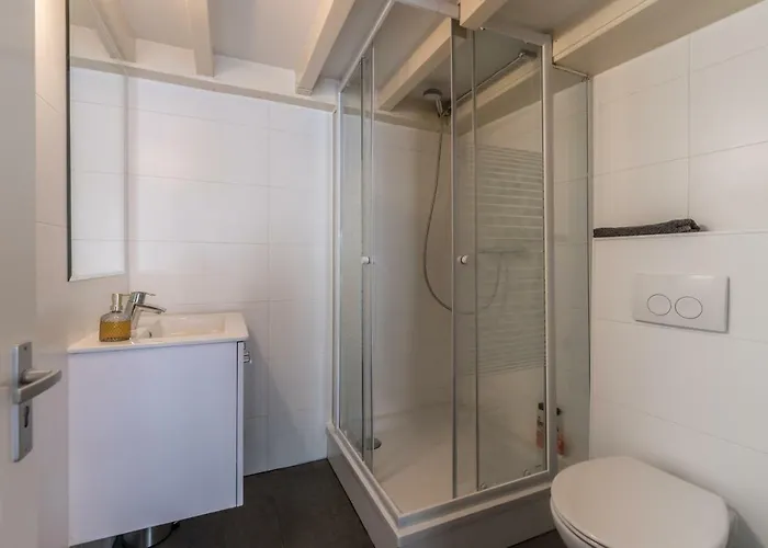 Frühstückspension Dam Square 3*